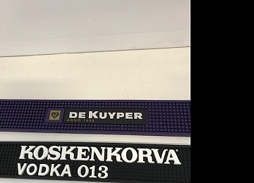 Kumiset Baarimatot De Kuyper ja Koskenkorva Vodka 8 x 60 cm